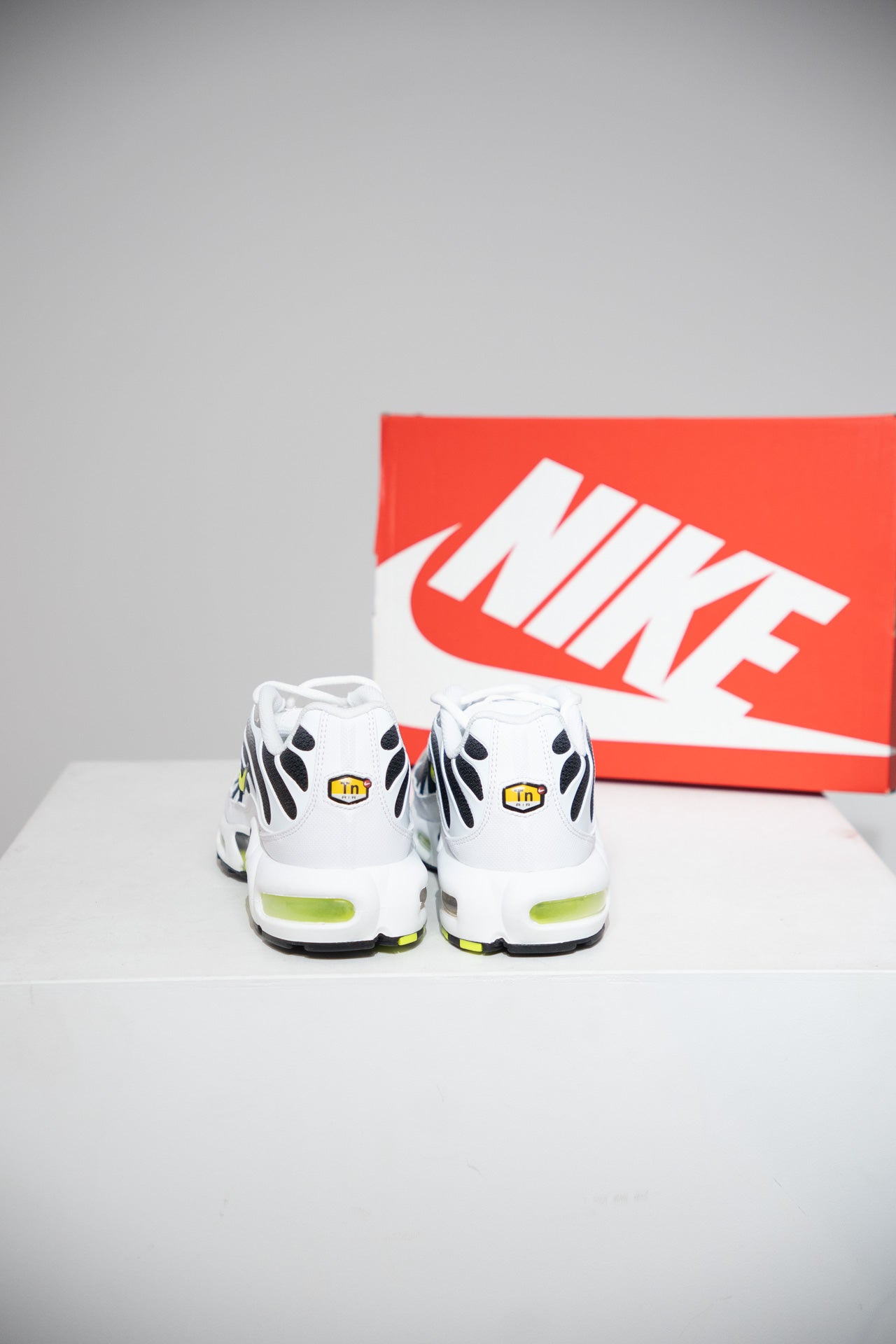 Air Max Plus (TN) White Black Volt (Taille 43)