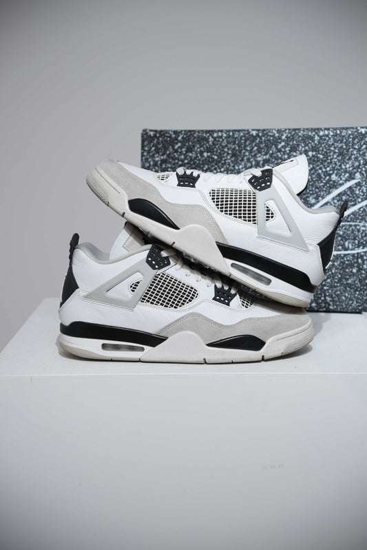 Jordan 4 Military Black (Taille 46)