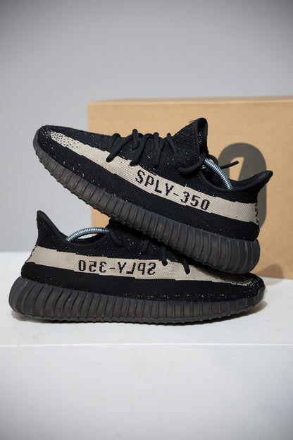 Yeezy 350 V2 Oreo (Taille 41 1/3)