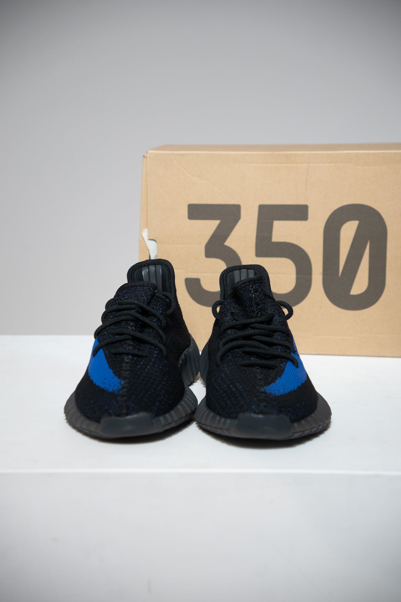 Yeezy 350 V2 Electric Blue (Taille 41 1/3)