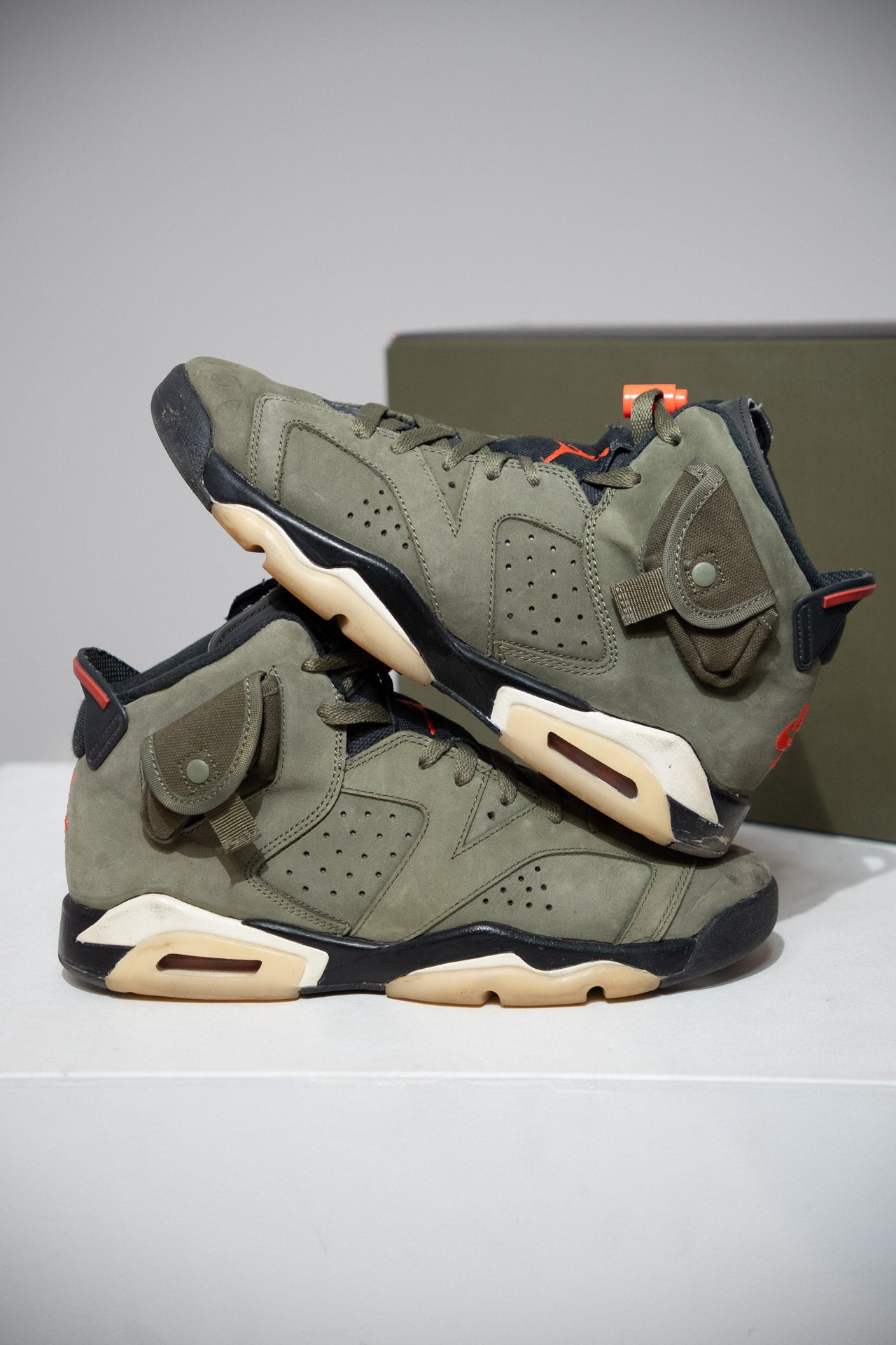 Jordan 6 Travis Scott Olive (Taille 40)