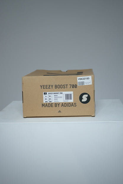 Yeeyz 700 Wave Runner (Taille 45 1/3)