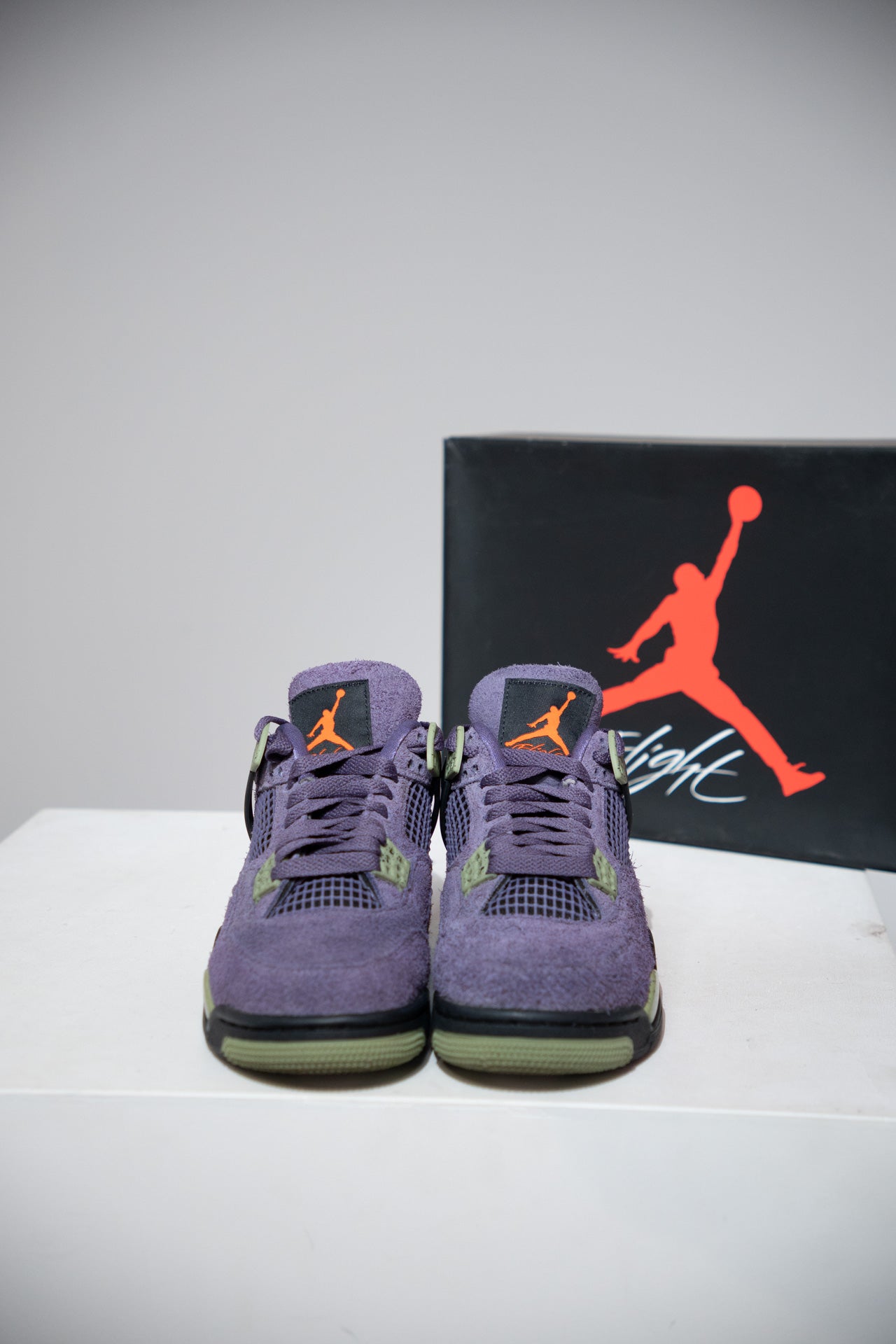 Jordan 4 Canyon purple (Taille 37,5)