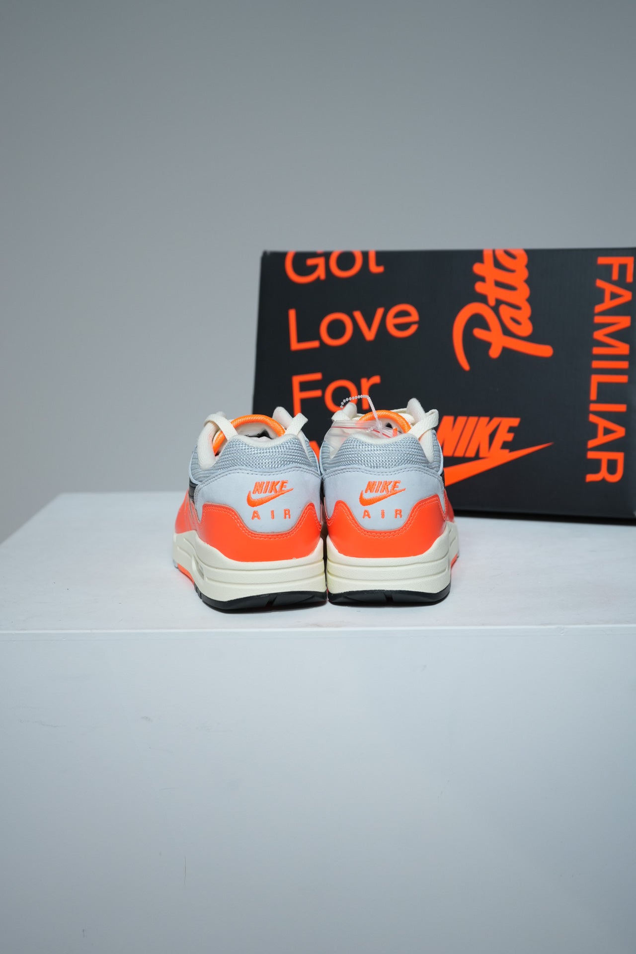 Air Max 1 Patta Hyper Crimson Pure Platinium (Taille 42,5)