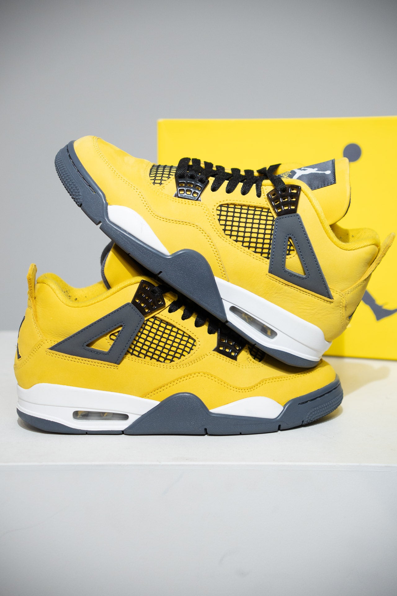 Jordan 4 Lightning (Taille 41)