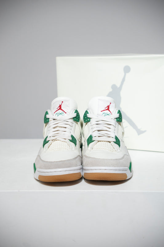 Jordan 4 SB pine Green (Taille 39)