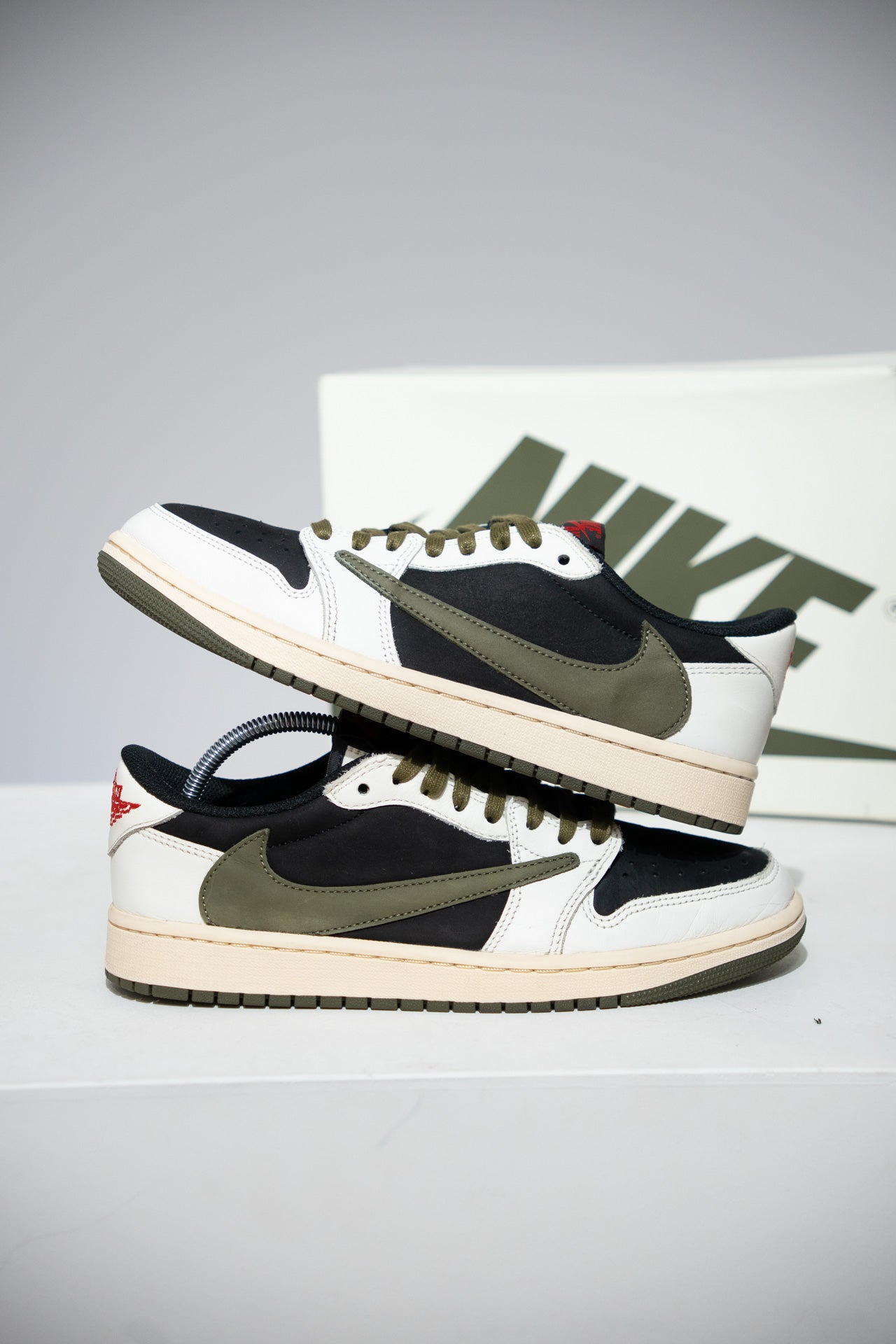 Jordan 1 Low Travis Scott Olive (Taille 39)