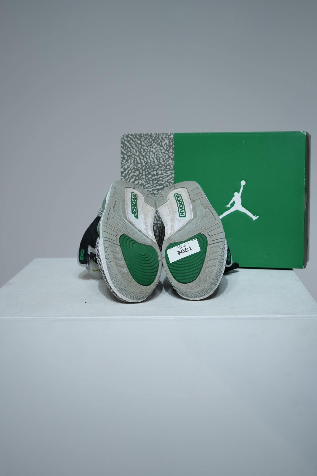 Jordan 3 Pine green (Taille 40)