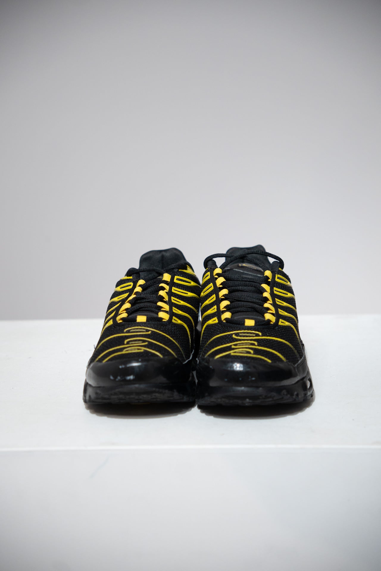 Air Max Plus (TN) Black White Vivid Sulfur (Taille 42)