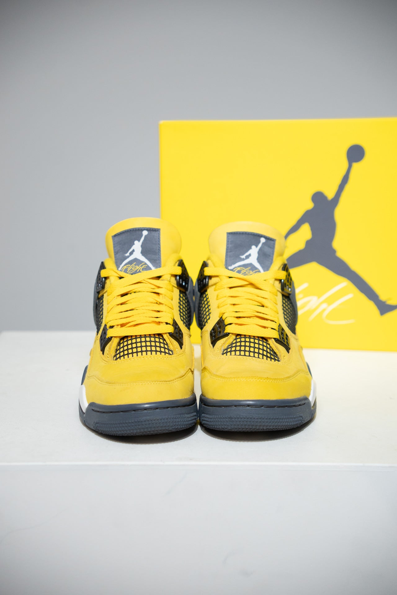 Jordan 4 Lightning (Taille 40,5)