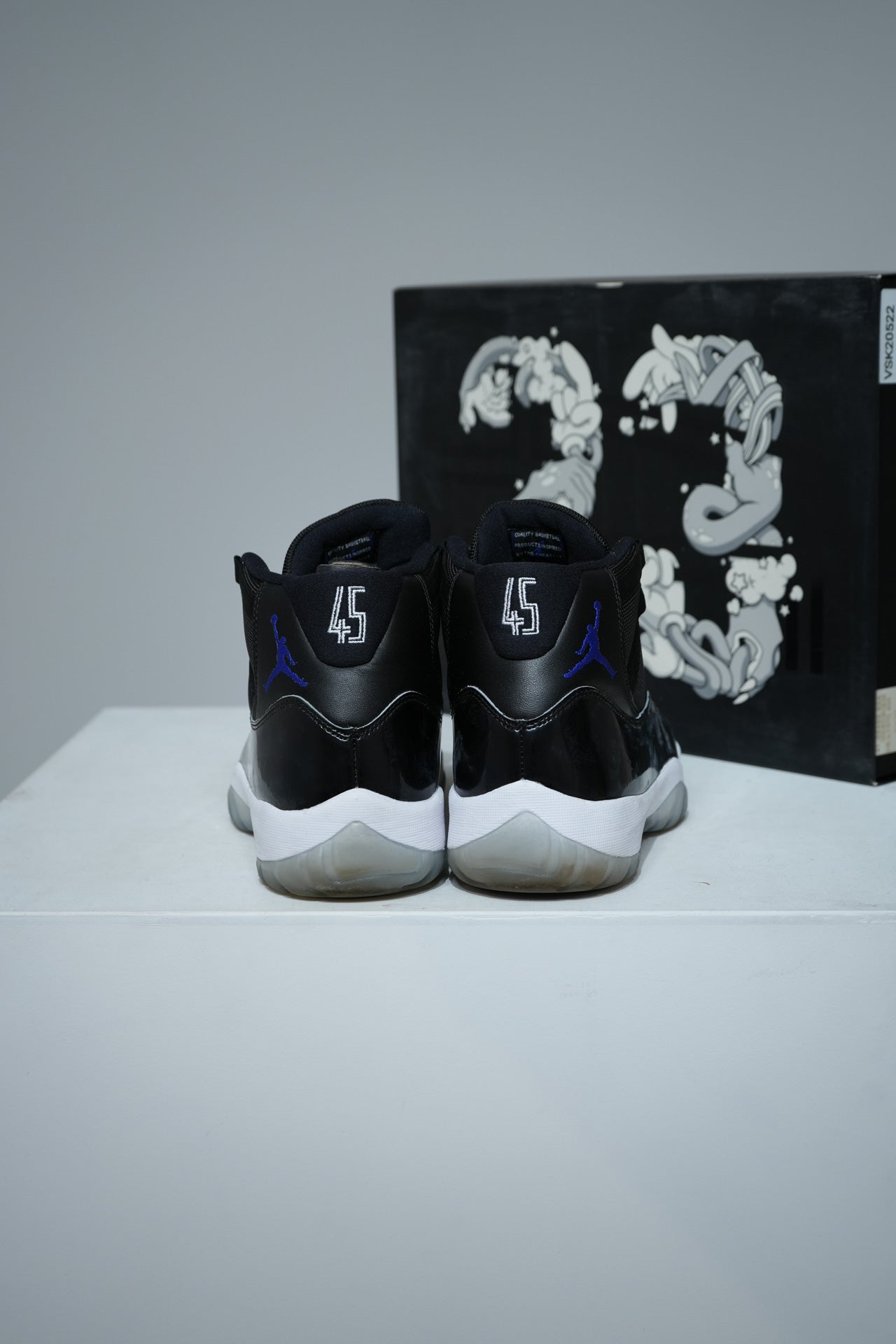Jordan 11 SpaceJam (Taille 44,5)