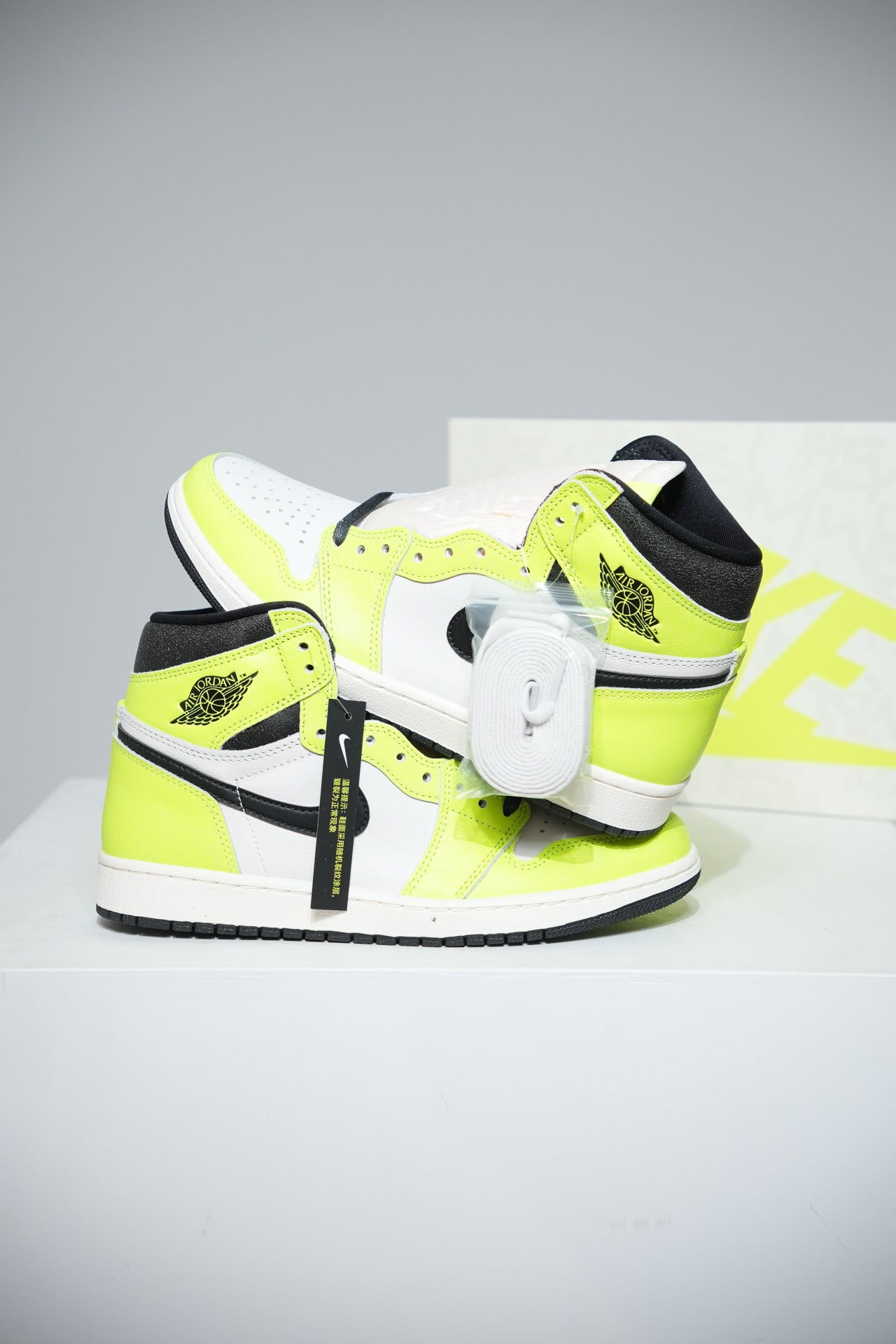 Jordan 1 High Volt (Taille 43)