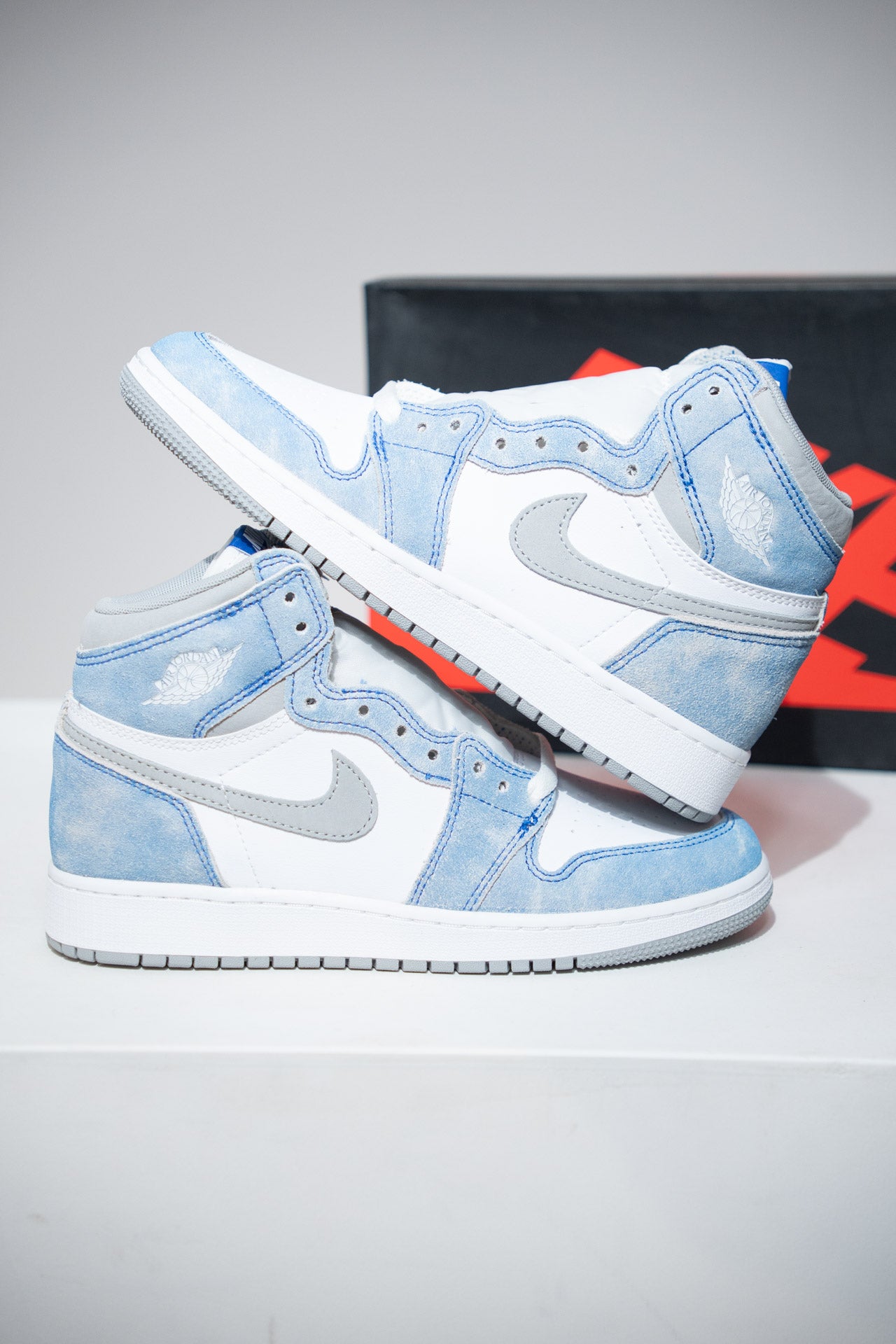 Jordan 1 High Hyper Royal GS (Taille 36)
