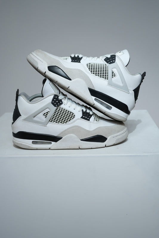 Jordan 4 Military Black (Taille 41)