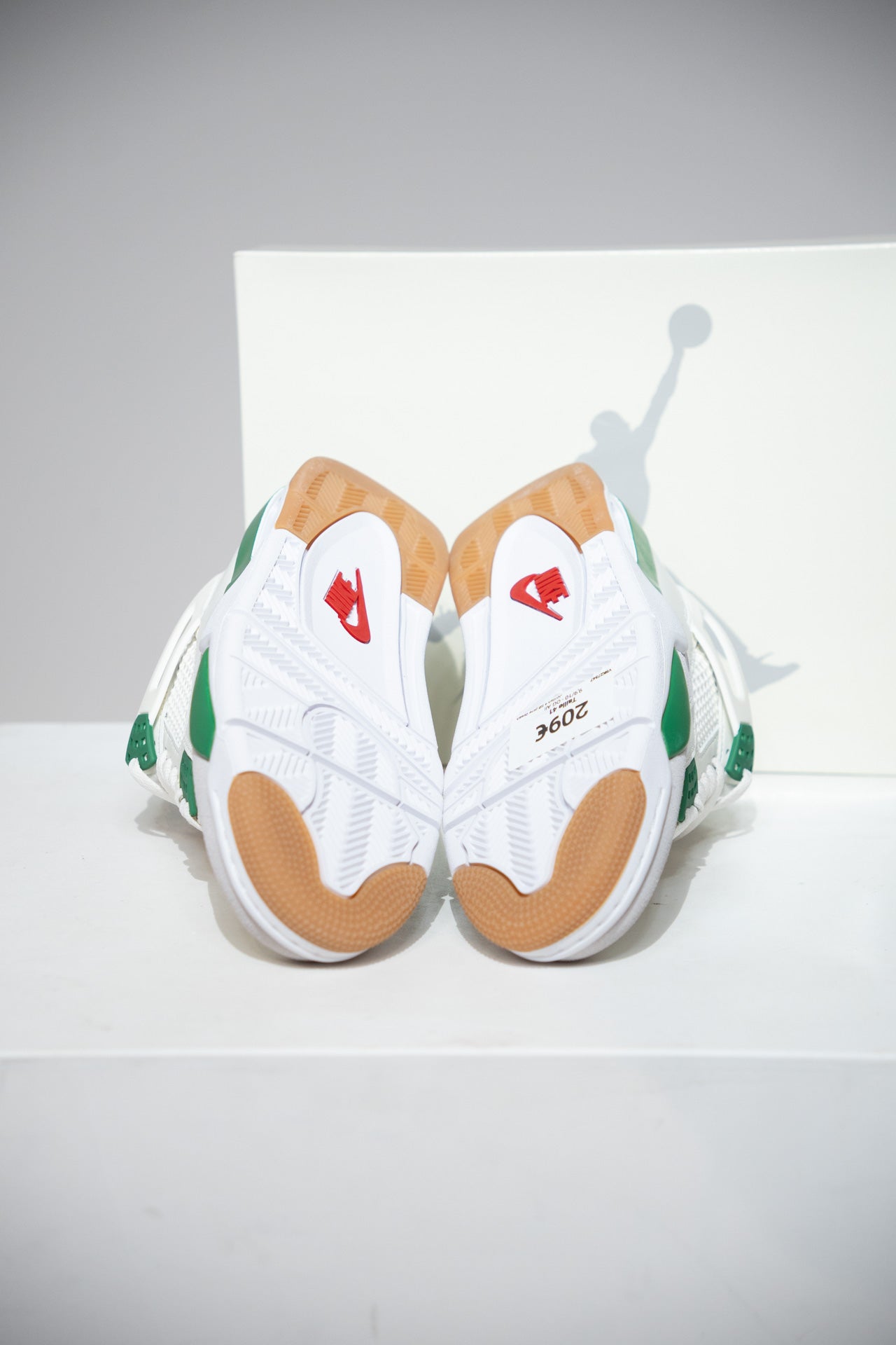 Jordan 4 SB pine Green (Taille 41)