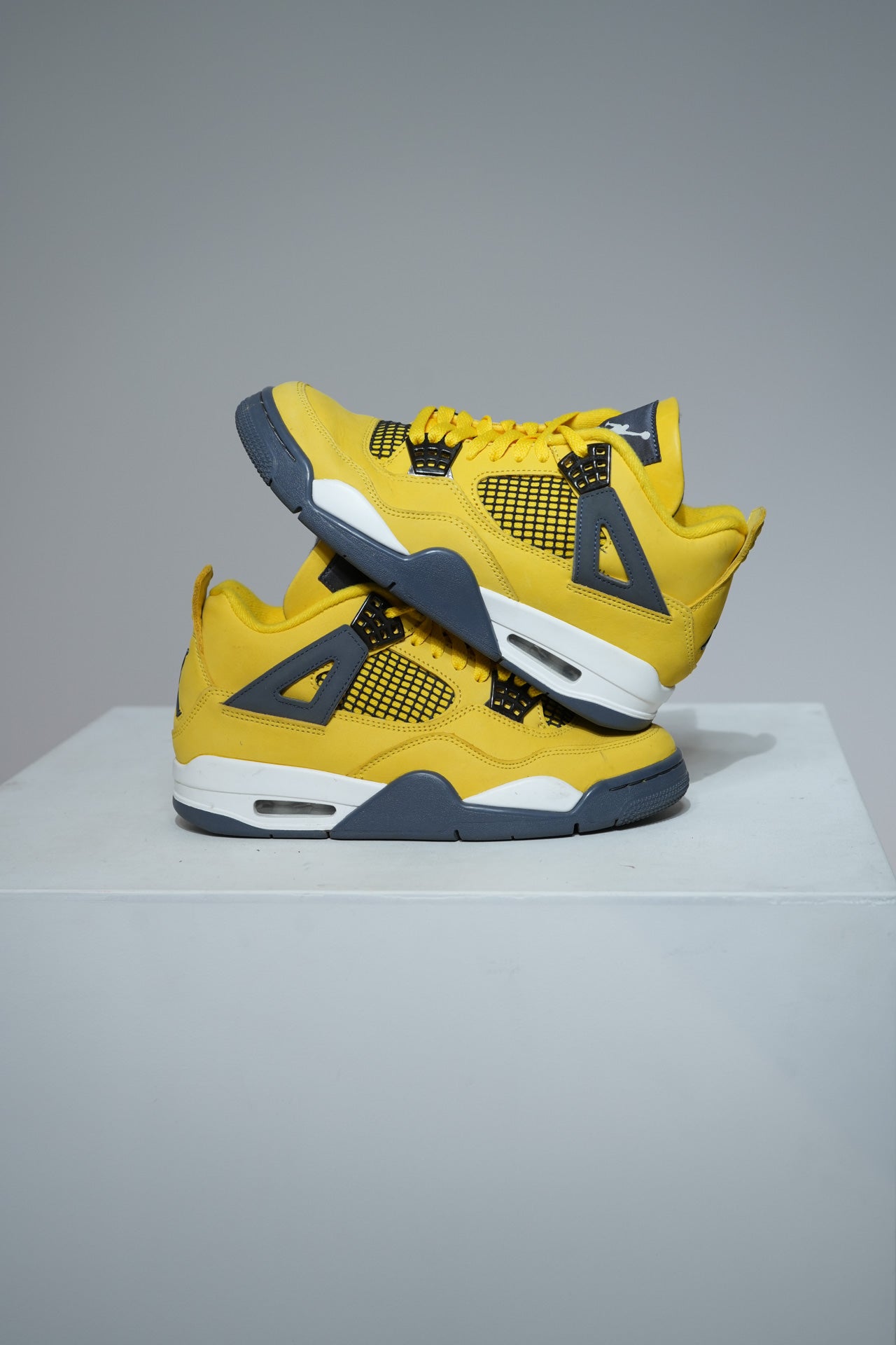 Jordan 4 Lightning (Taille 40)