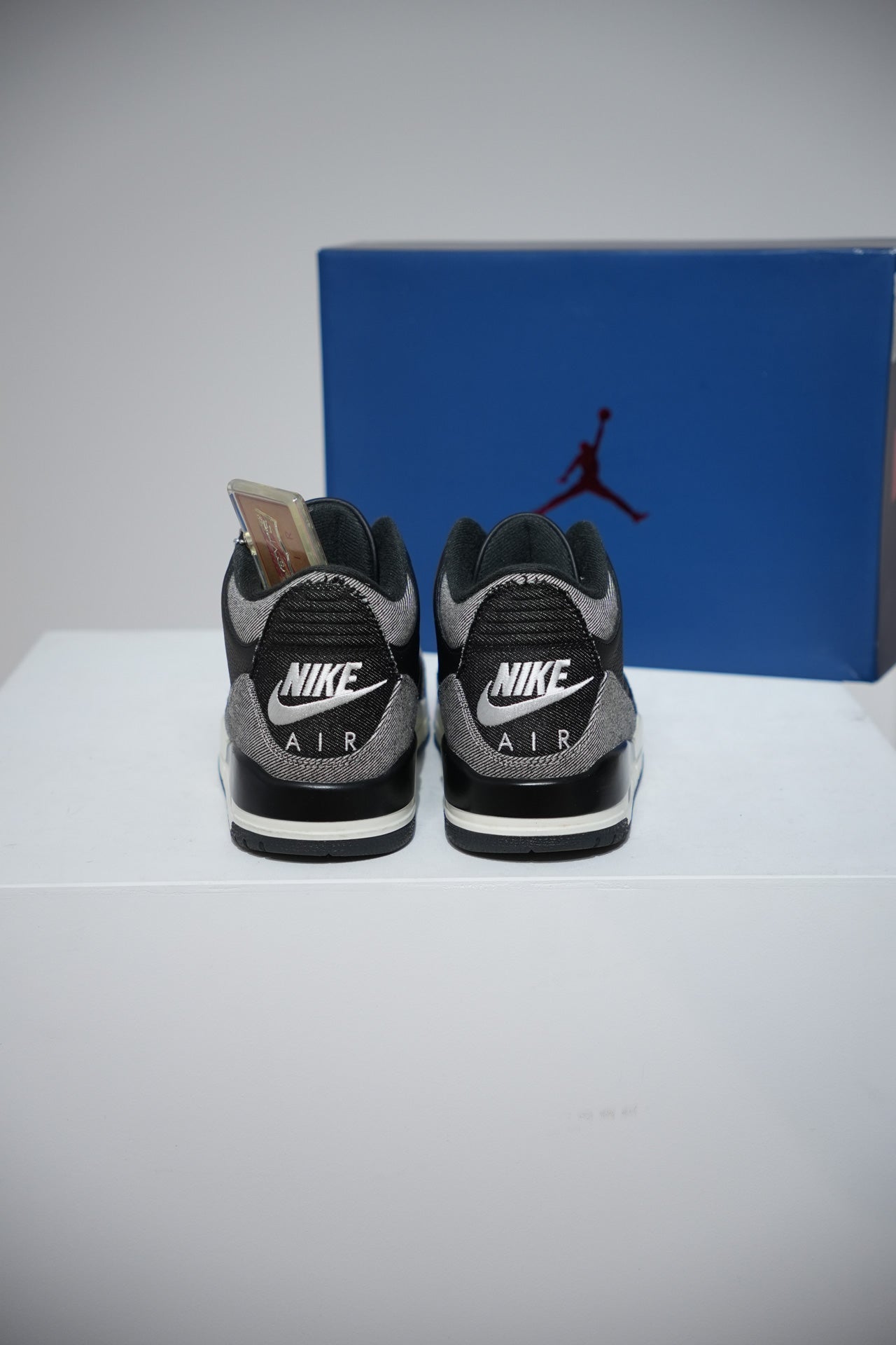 Jordan 3 Levis Black (Taille 45,5)