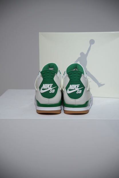 Jordan 4 SB pine Green (Taille 40)