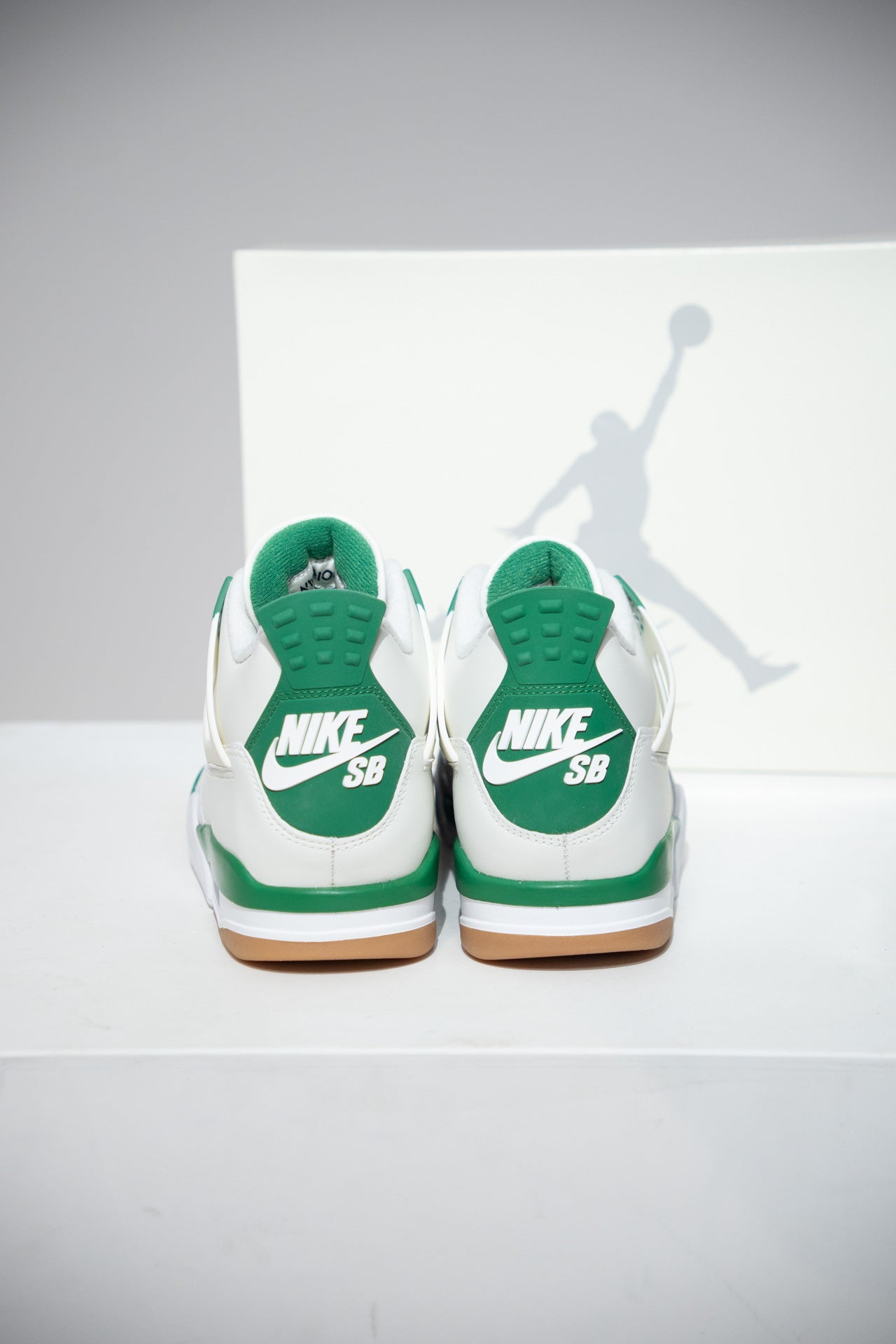 Jordan 4 SB pine Green (Taille 41)
