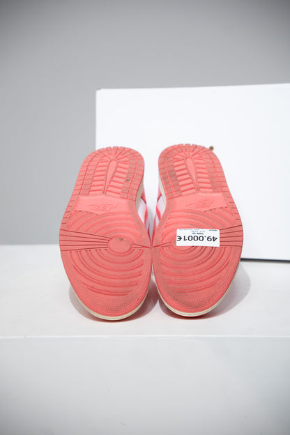 Jordan 1 Mid Barely Rose (Taille 43)