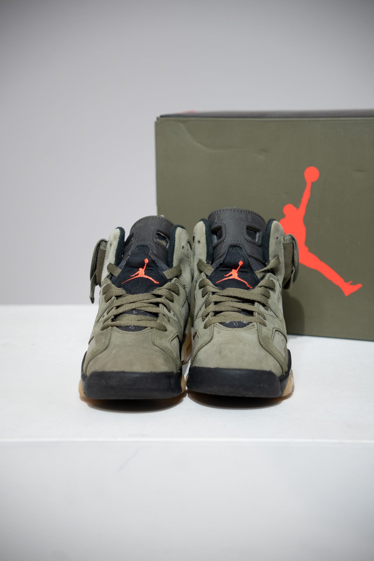 Jordan 6 Travis Scott Olive (Taille 37,5)