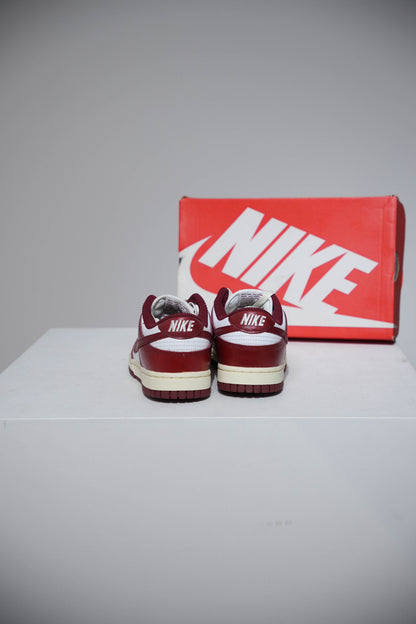 Dunk low Vintage Red (Taille 38)