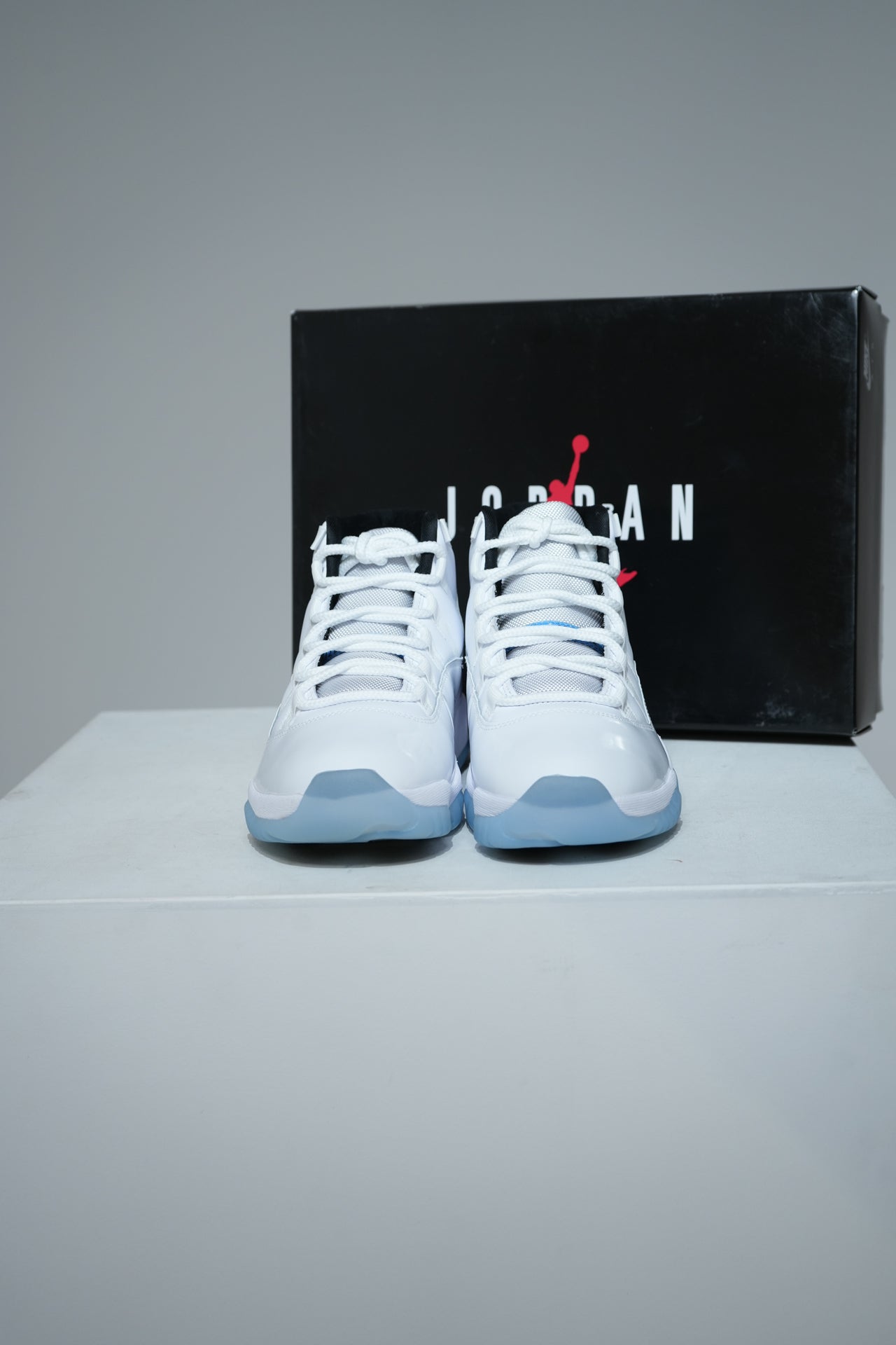 Jordan 11 Legend Blue (Taille 44)