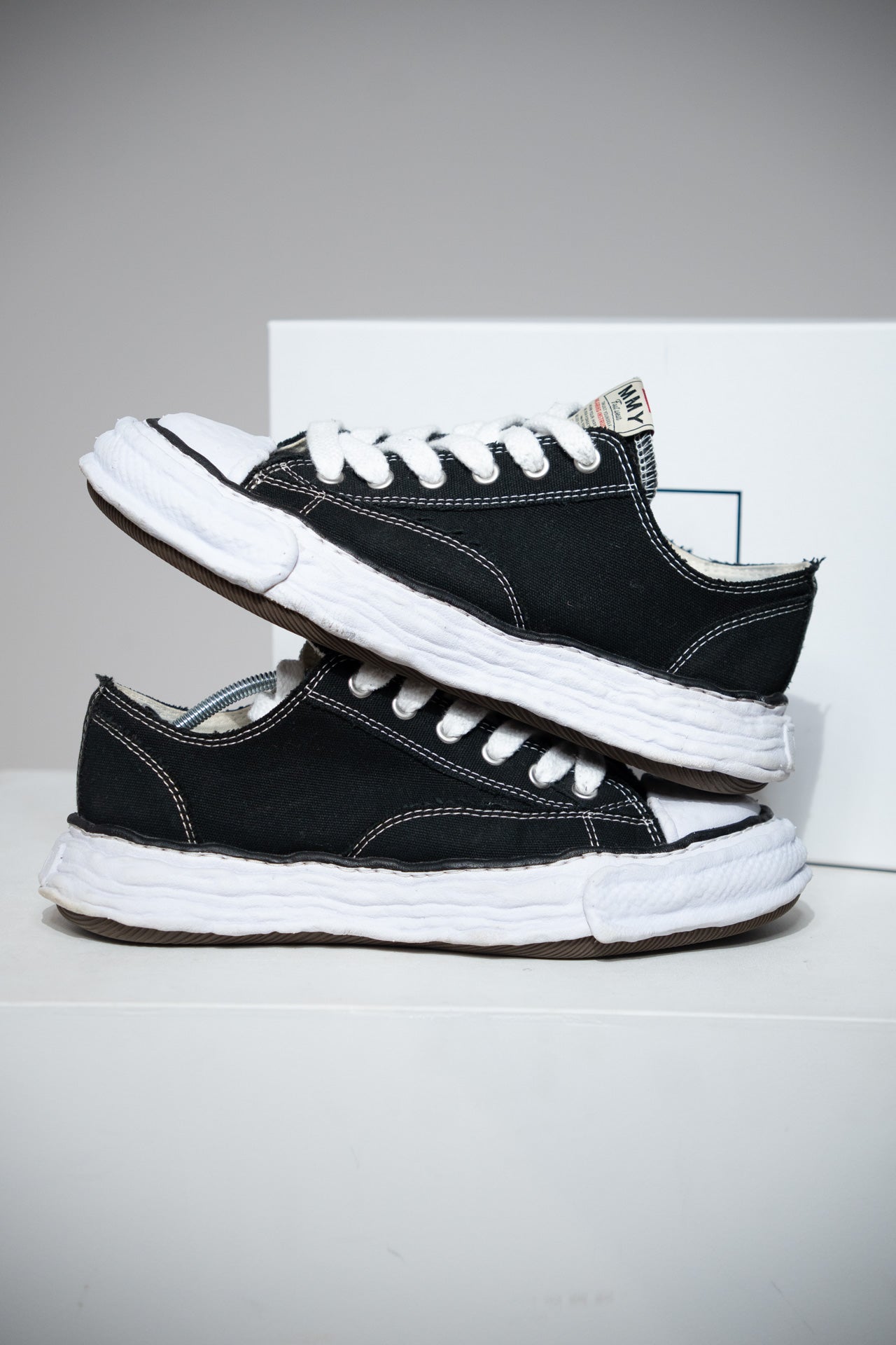 Maison Mihara Black White (Taille 43)