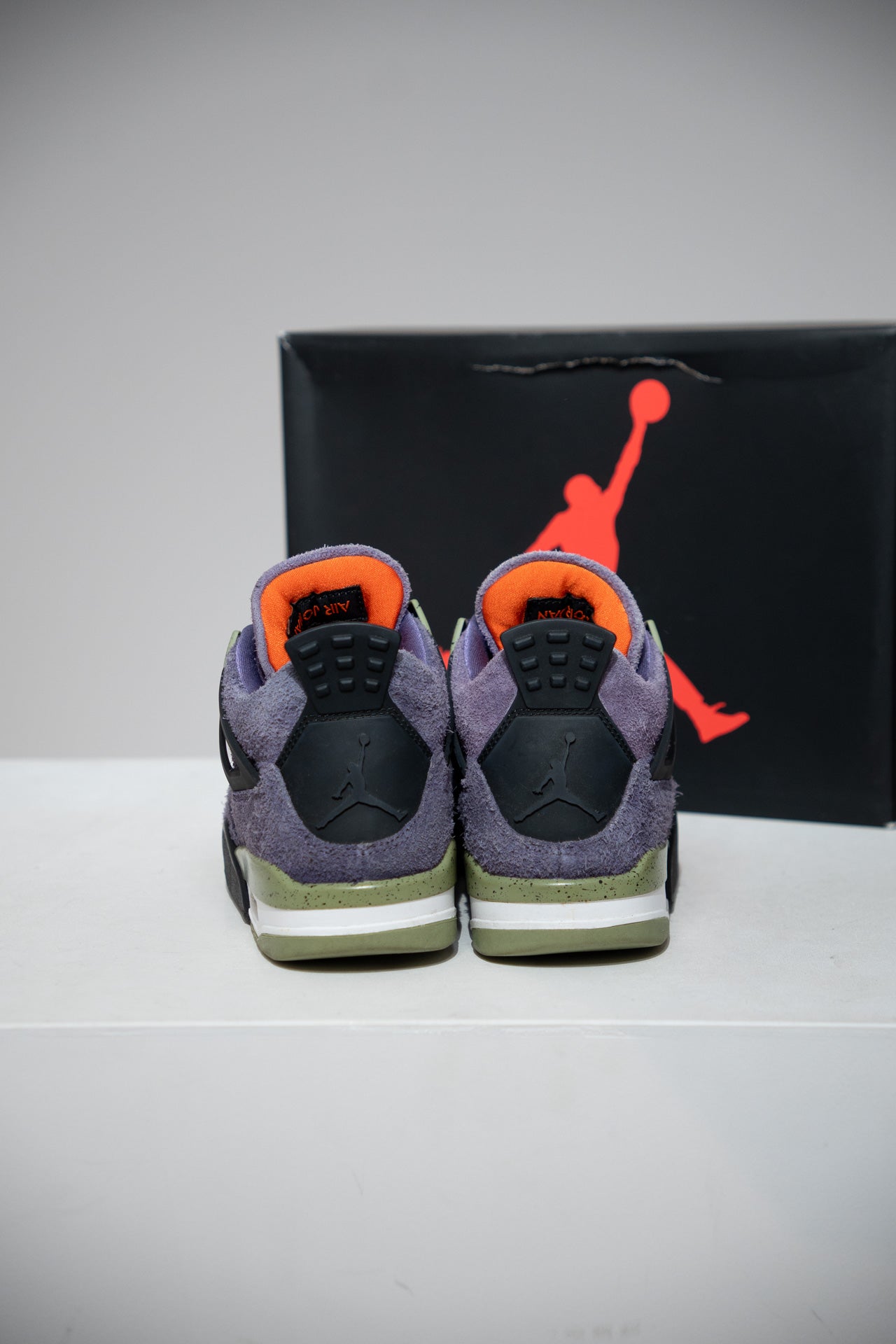 Jordan 4 Canyon purple (Taille 37,5)