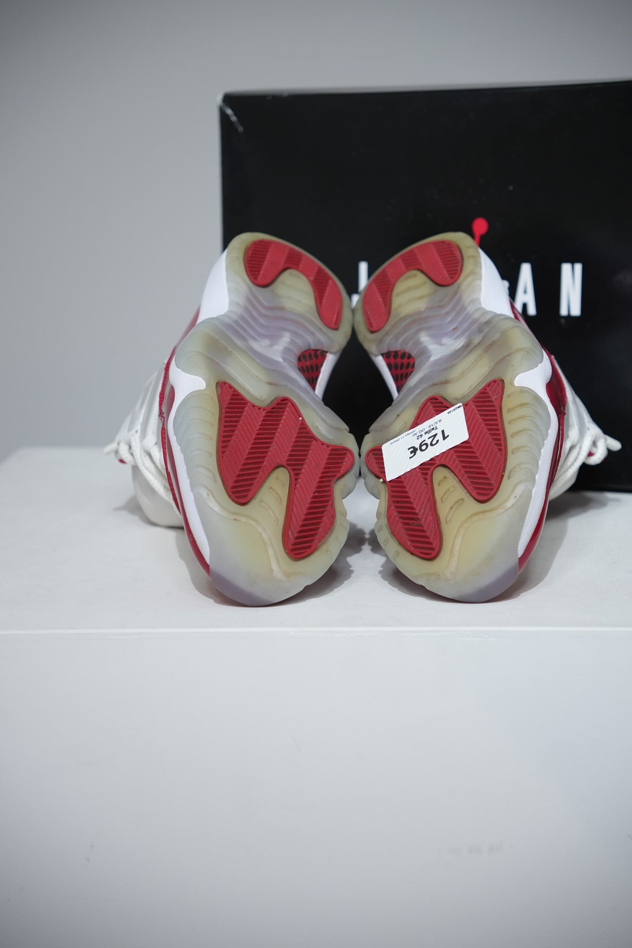 Jordan 11 Cherry (Taille 42)