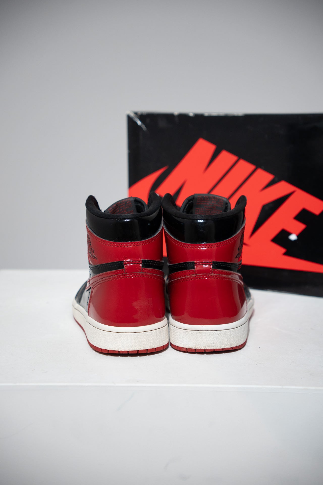 Jordan 1 High Patent Bred (Taille 42)