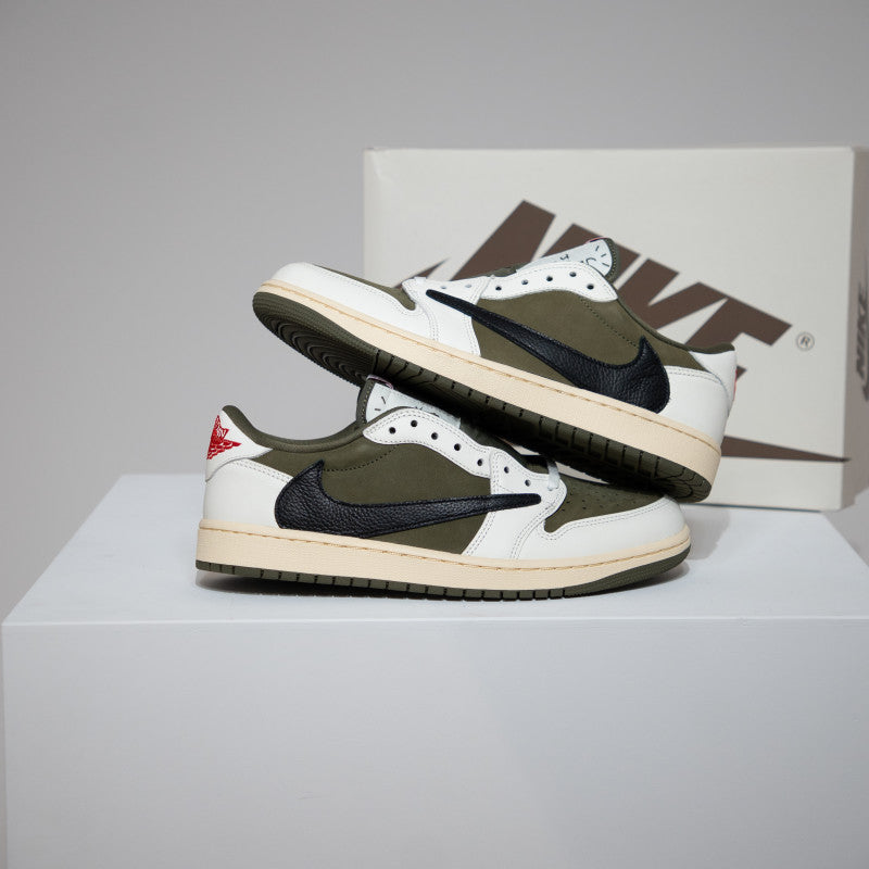 Jordan 1 Low Travis Scott Medium Olive (Taille 39)