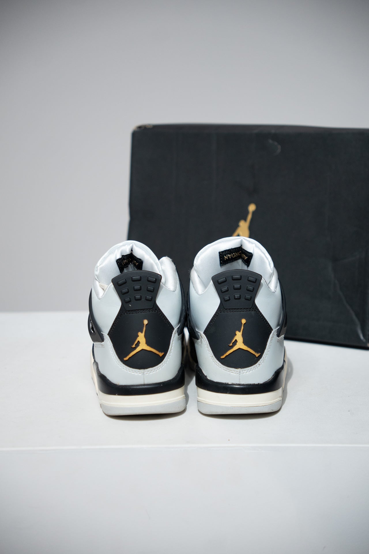 Jordan 4 Platinium Gold (Taille 38)