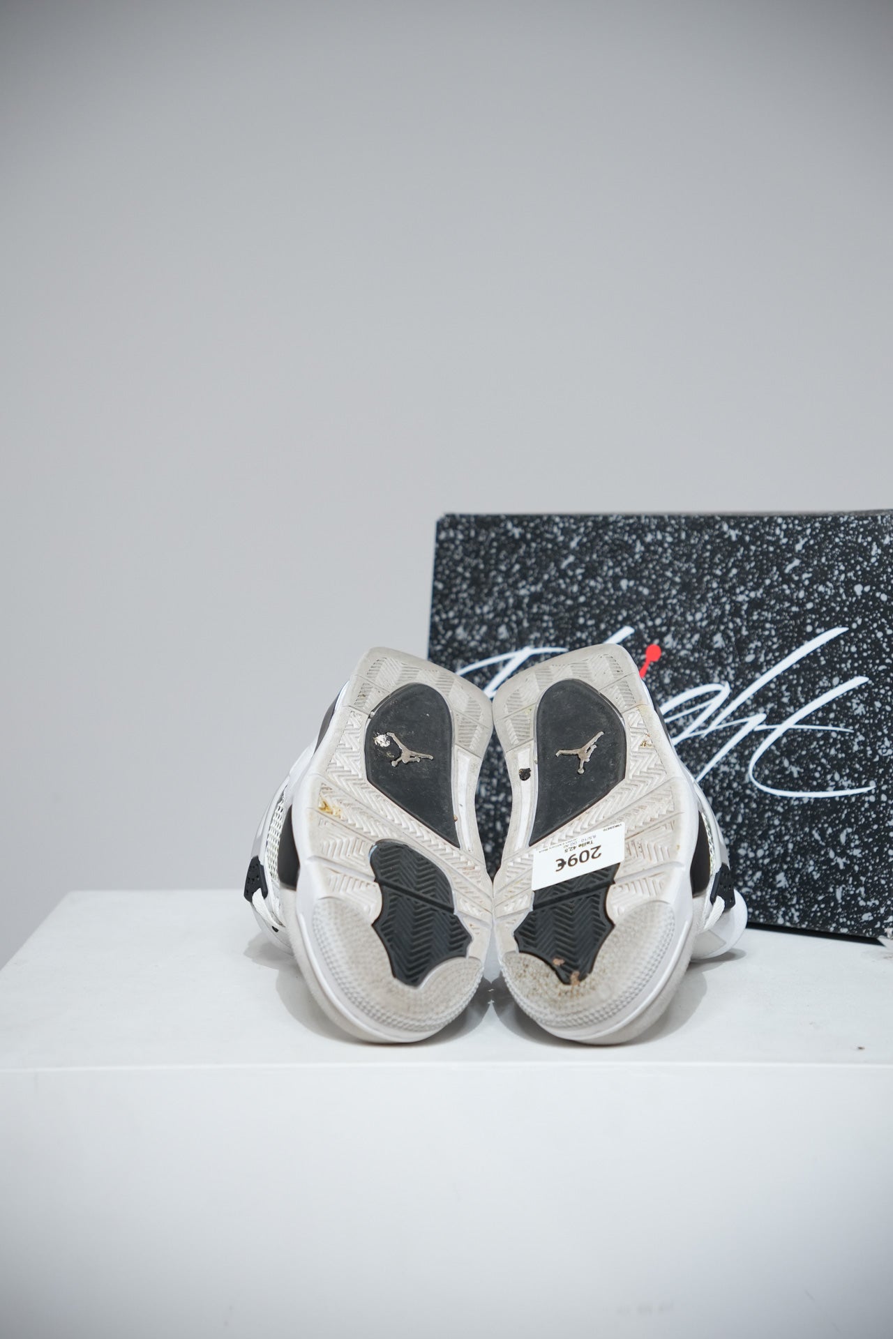 Jordan 4 Military Black (Taille 42,5)