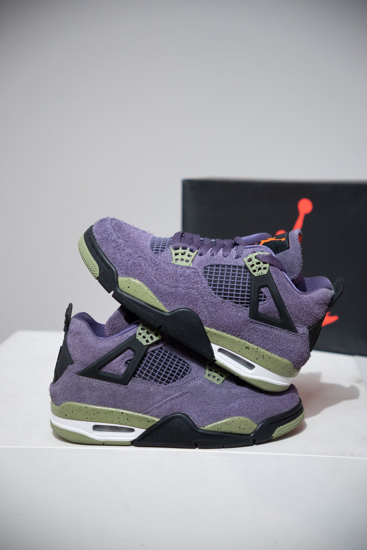 Jordan 4 Canyon purple (Taille 37,5)