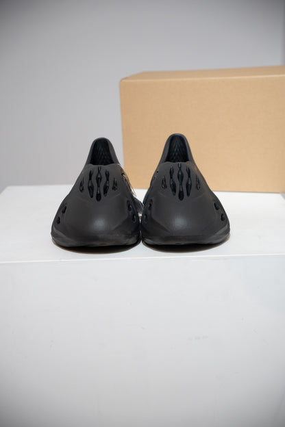 Yeezy Foam Runner Onyx (Taille 43)