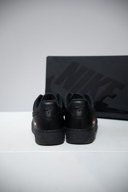 Air Force 1 Low Supreme Black (Taille 42)