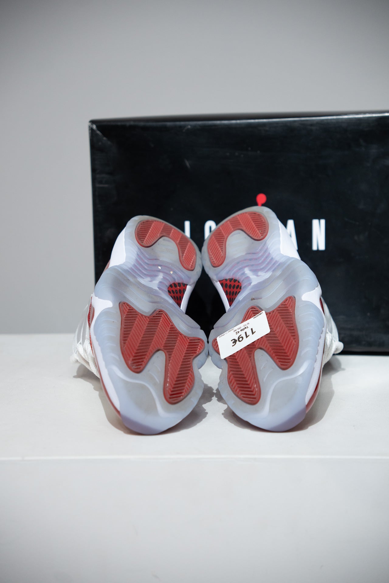 Jordan 11 Cherry (Taille 42)