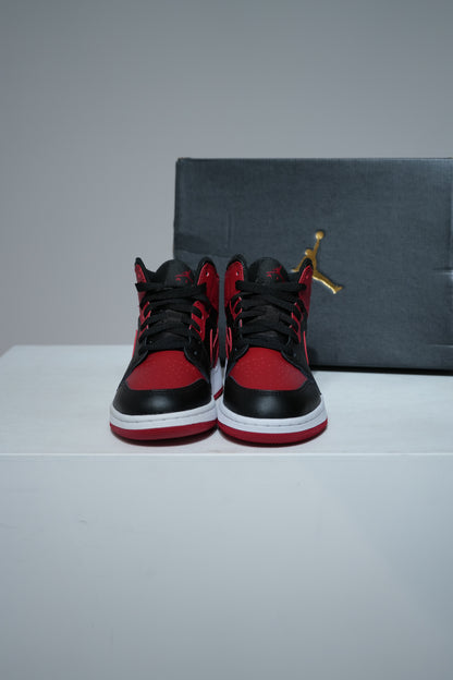 Jordan 1 Mid Banned GS (Taille 38)