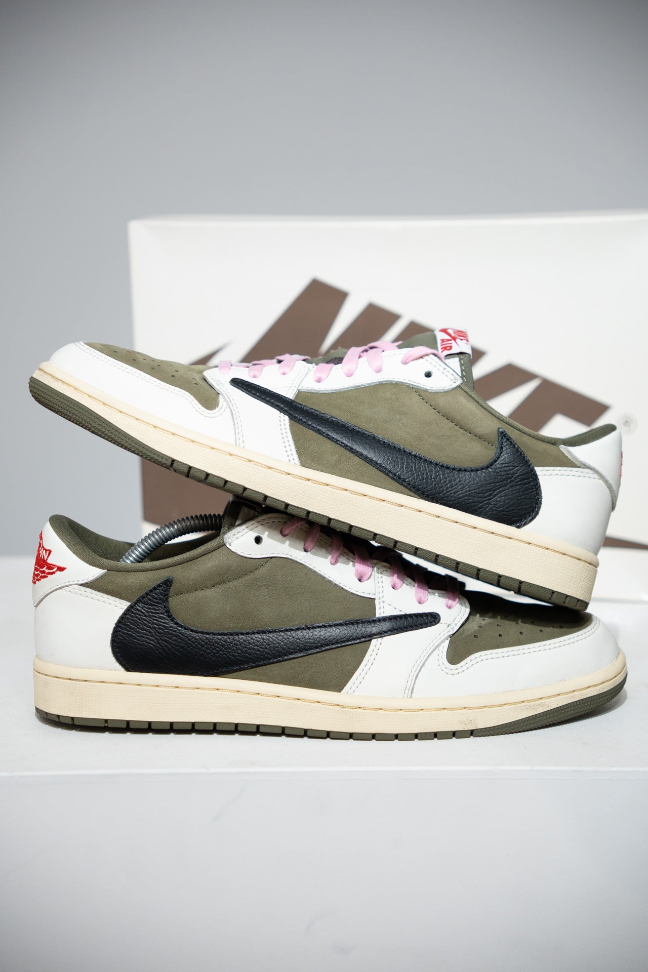 Jordan 1 Low Travis Scott Medium Olive (Taille 45)