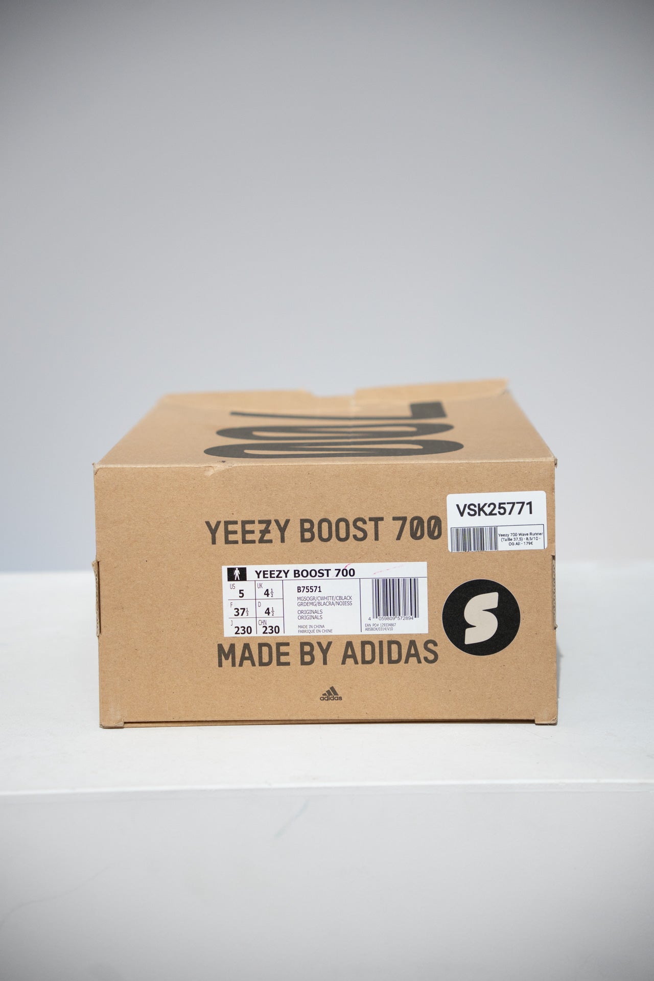 Yeezy 700 Wave Runner (Taille 37,5)