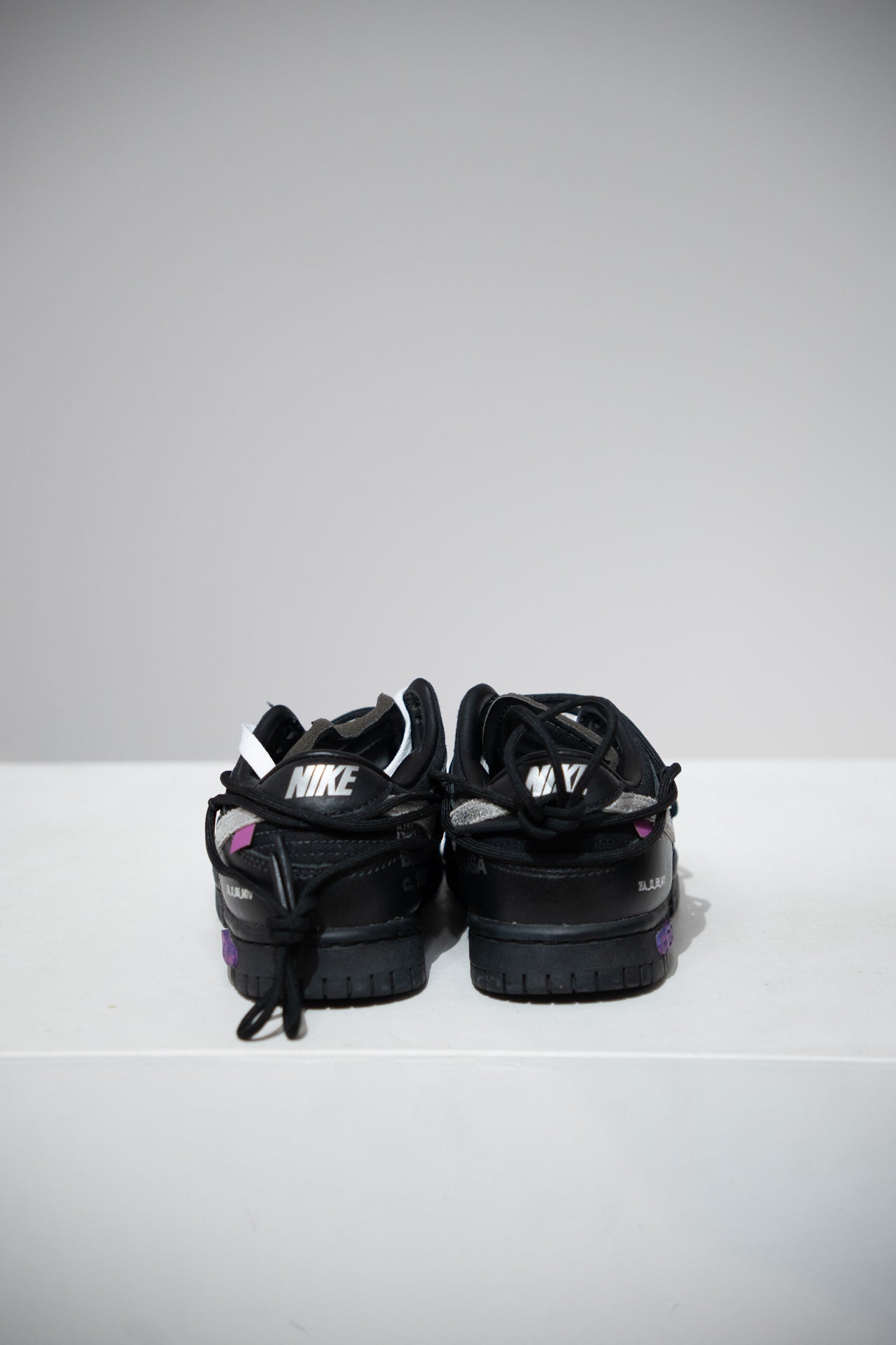 Dunk Low Off-White lot 50/50 (Taille 36,5)