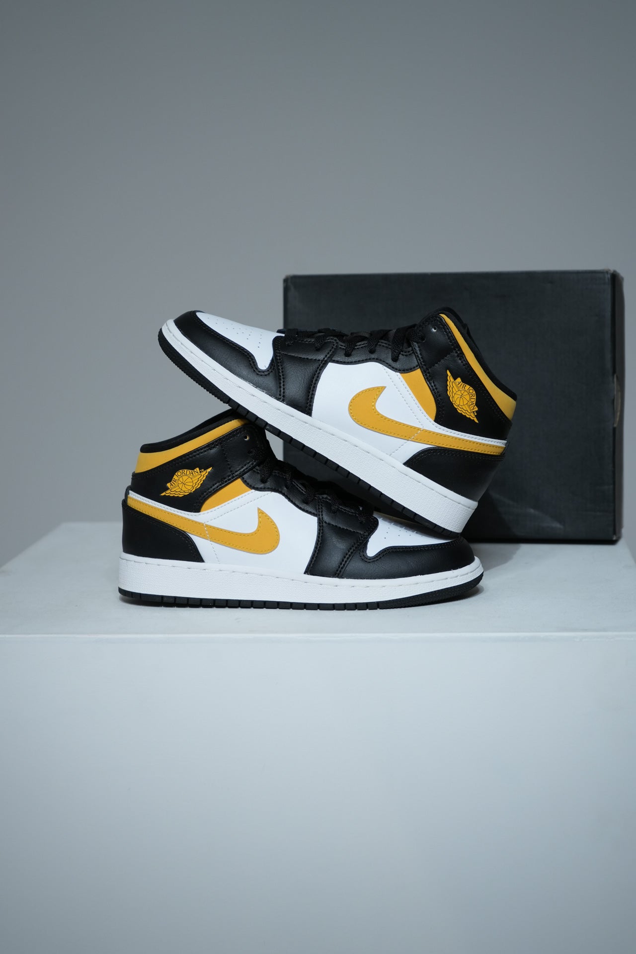 Jordan 1 Mid Taxi (Taille 37,5)