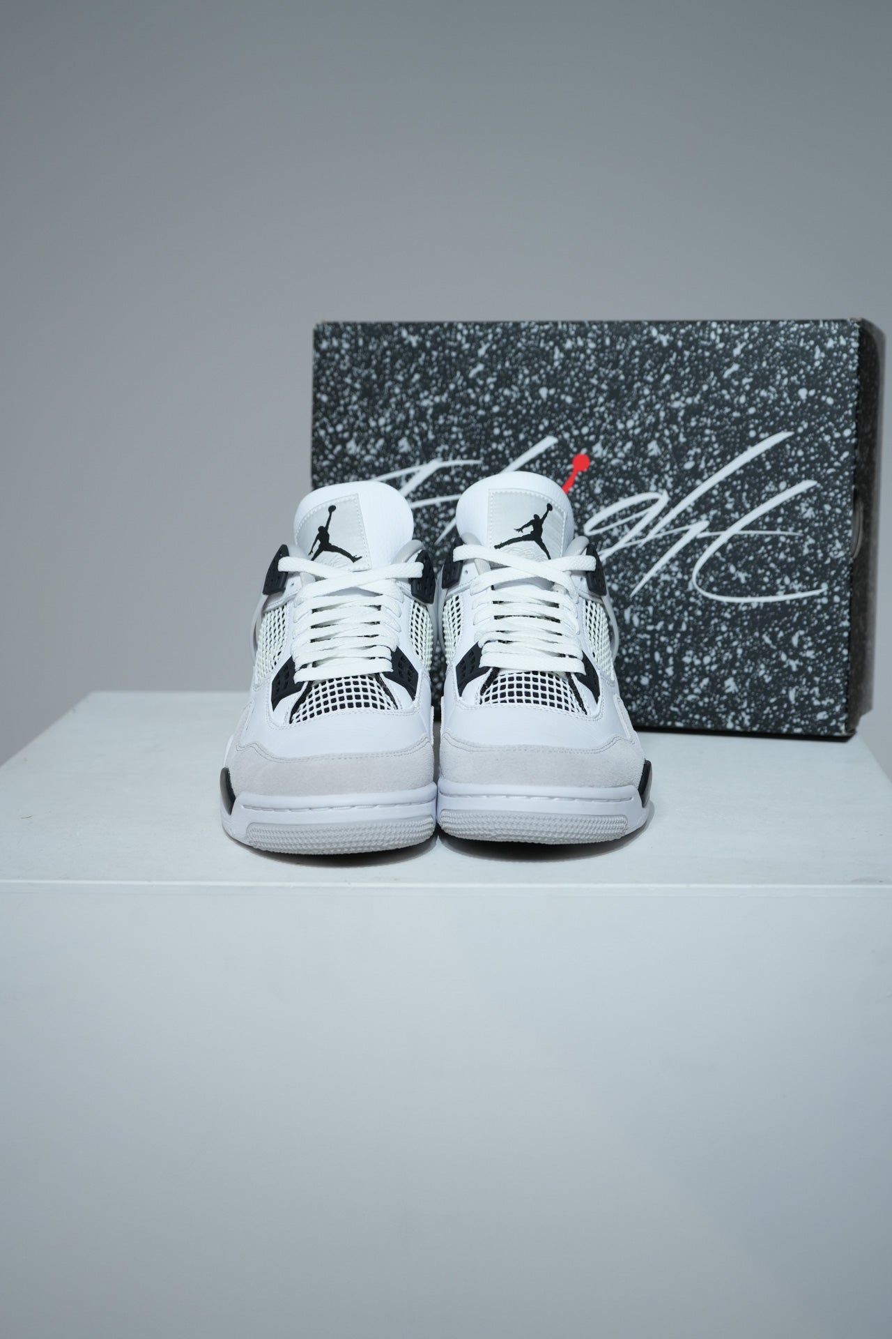 Jordan 4 Military Black (Taille 42,5)