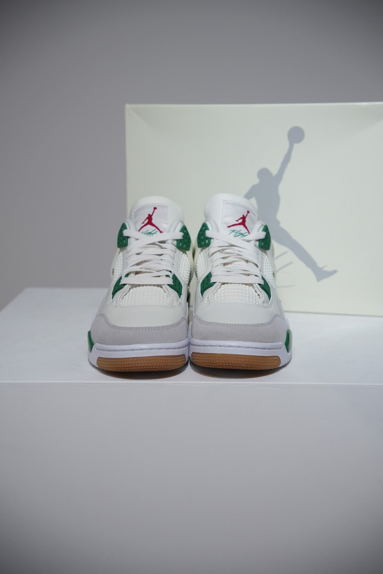 Jordan 4 SB pine Green (Taille 38,5)