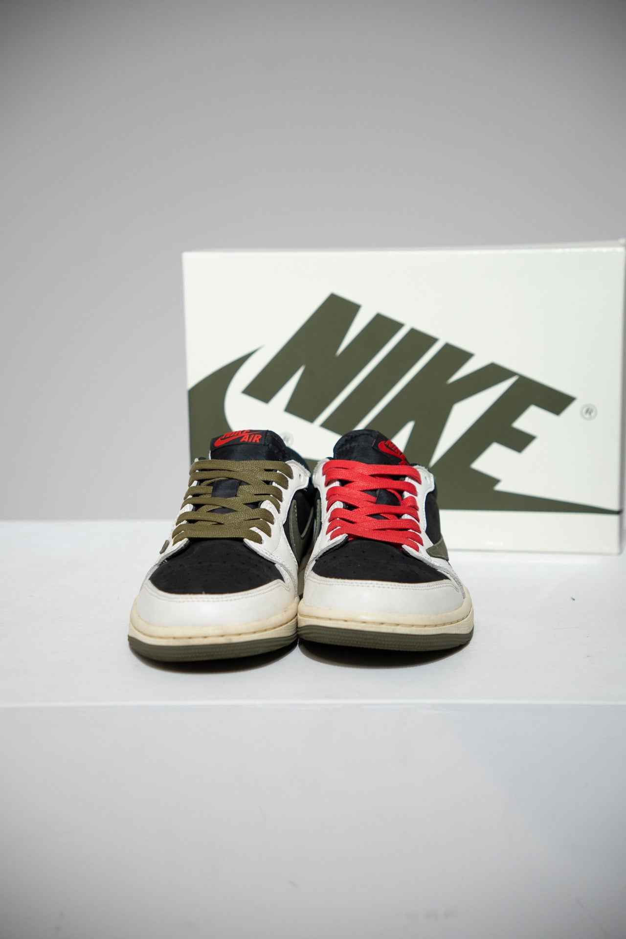 Jordan 1 Low Travis Scott Olive (Taille 38,5)