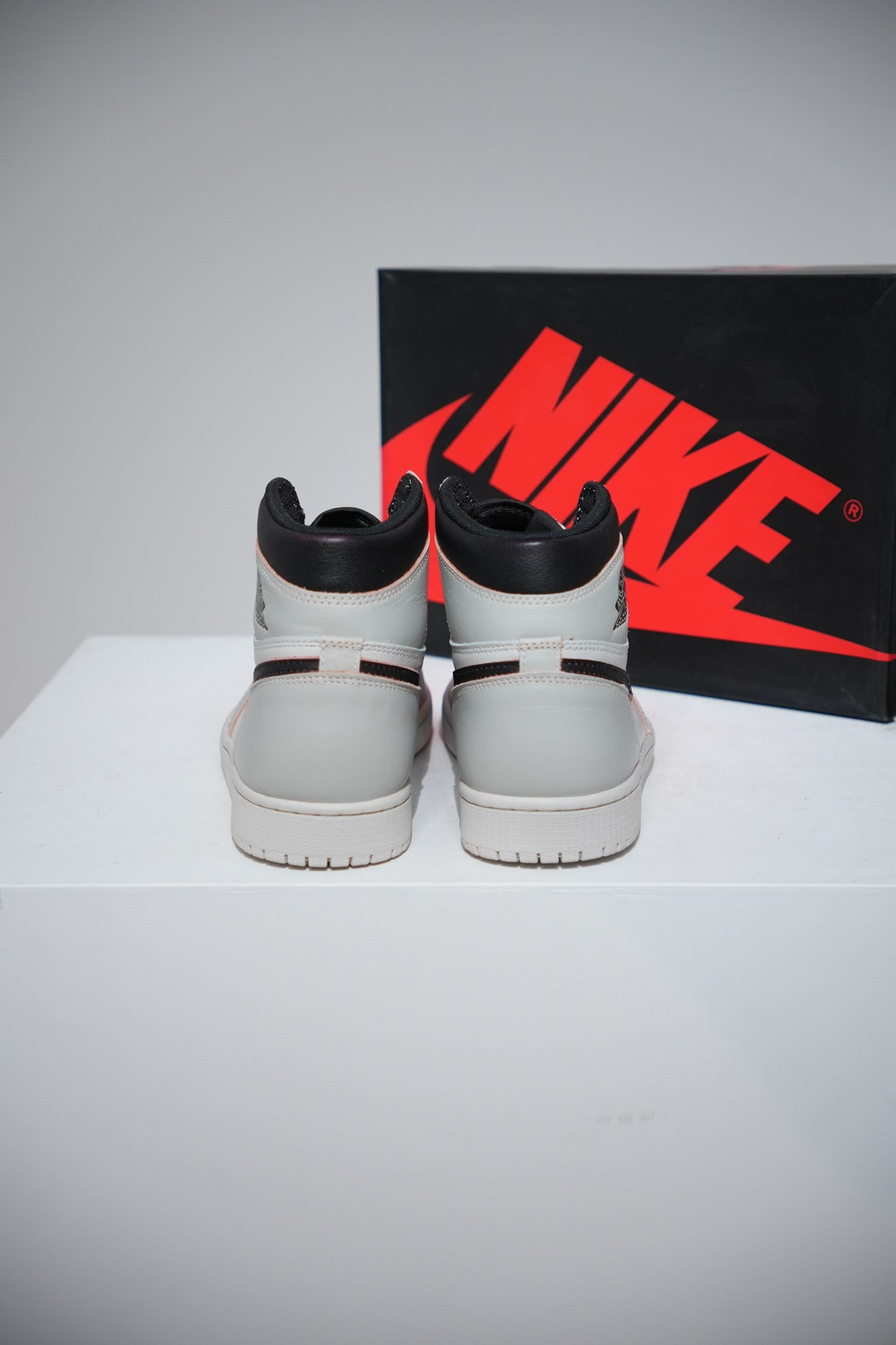 Jordan 1 High SB NYC To Paris (Taille 44)