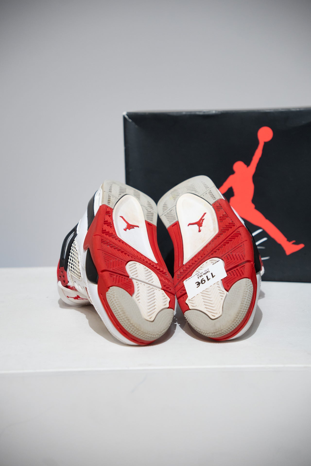 Jordan 4 Fire Red GS (Taille 38,5)