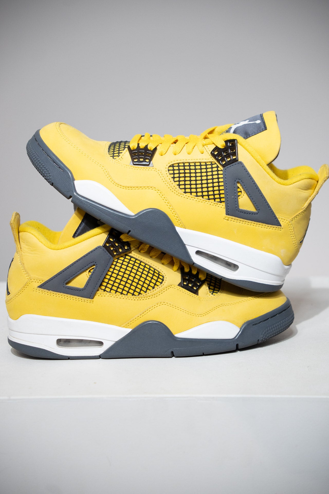 Jordan 4 Lightning (Taille 43)