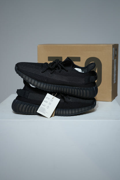 Yeezy 350 V2 Onyx (Taille 42)